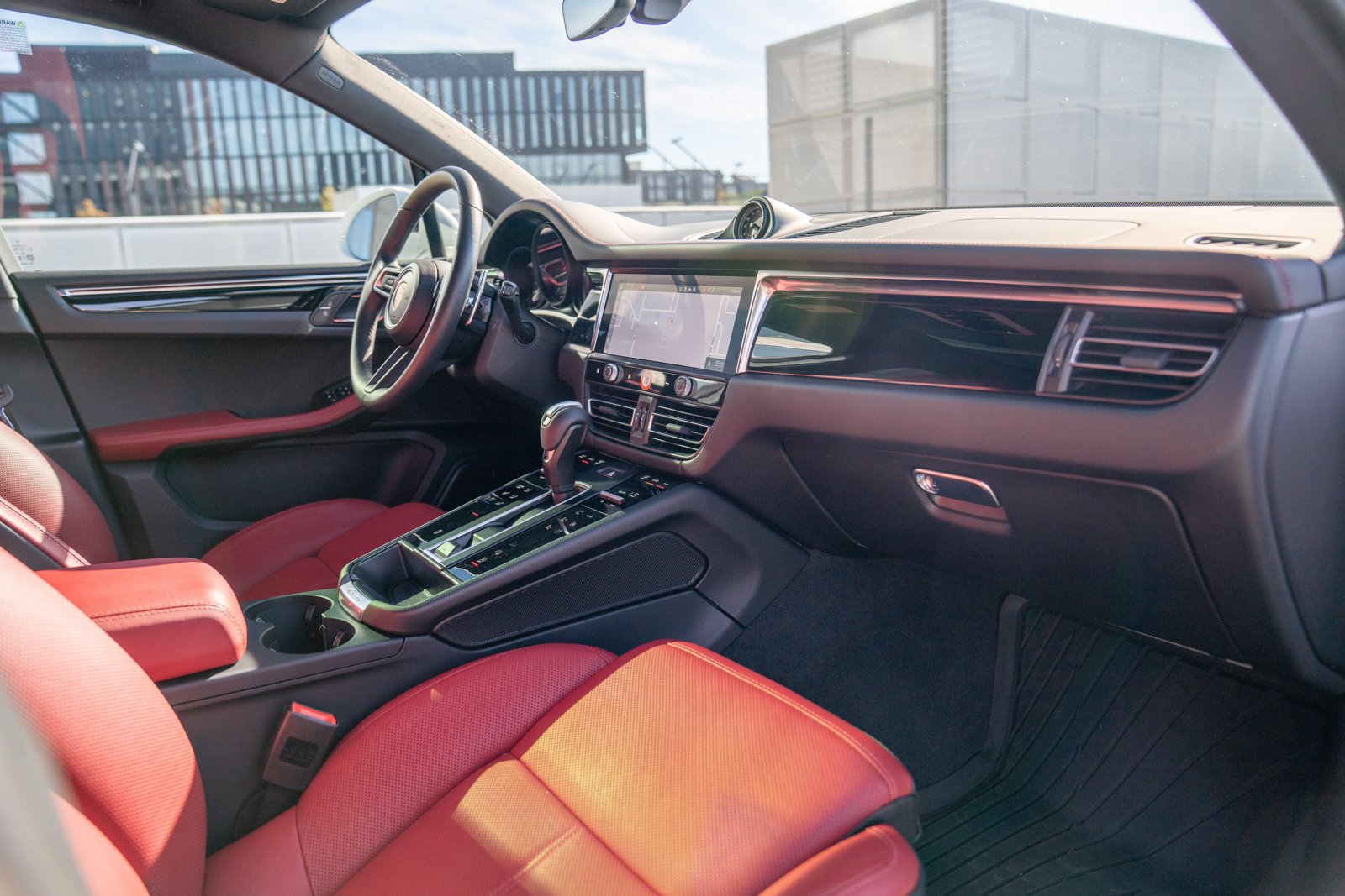 Certified 2026 Porsche Macan AWD/4WD image 26