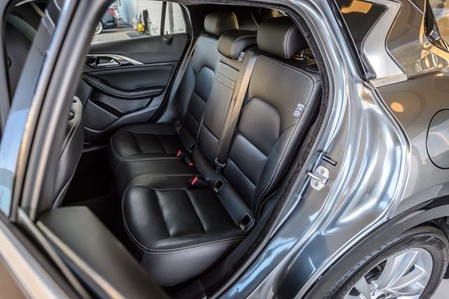 Used 2017 INFINITI QX30 Premium w/ Navigation Package FWD image 40