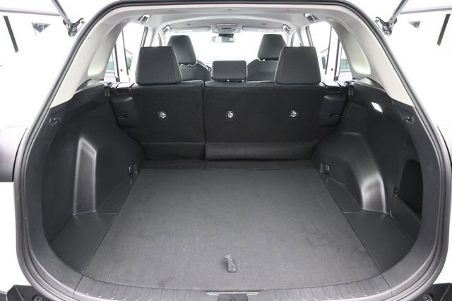 Certified 2023 Toyota RAV4 LE AWD/4WD image 19