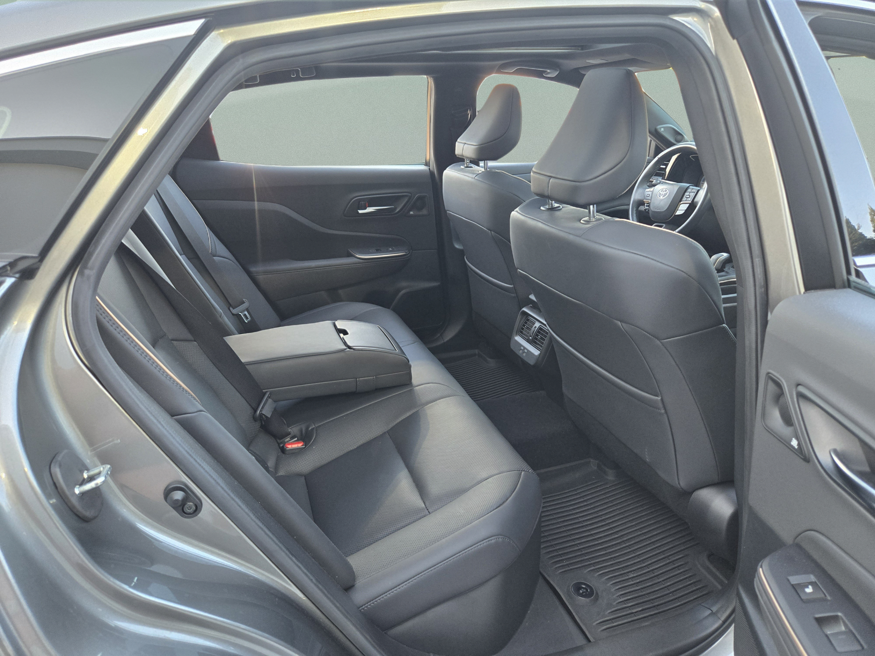 Used 2023 Toyota Crown AWD/4WD image 22