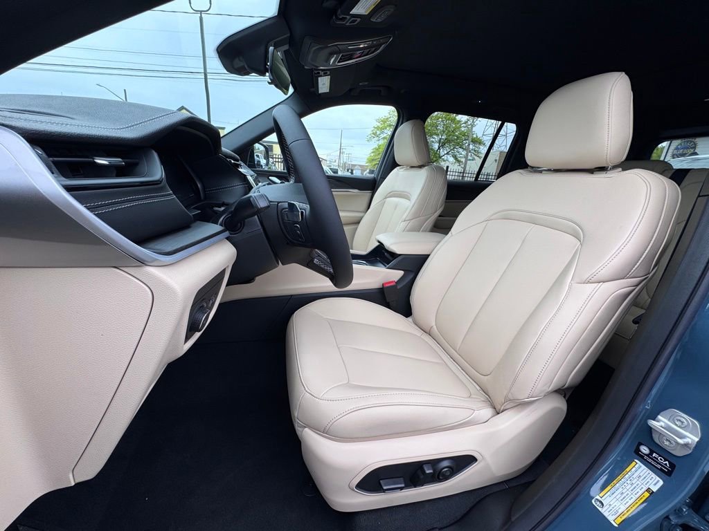 New 2026 Jeep Grand Cherokee Limited AWD/4WD image 14