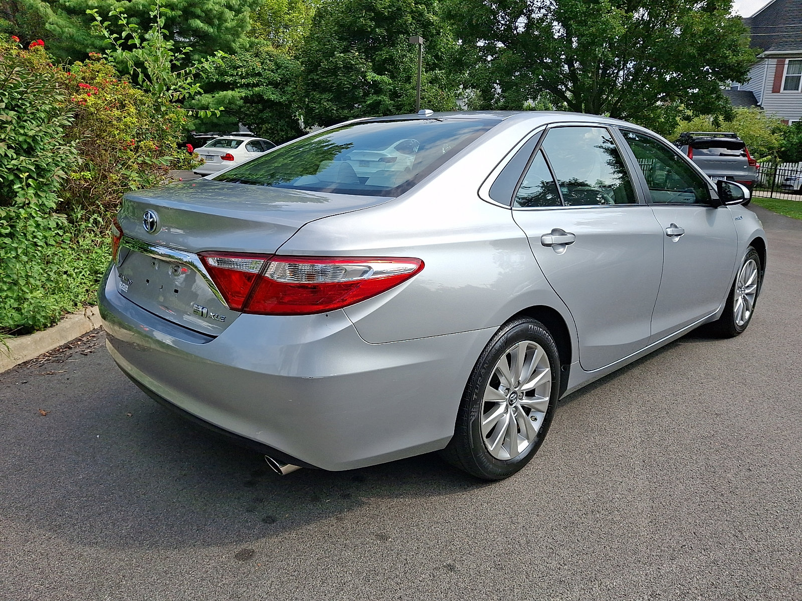 Used 2016 Toyota Camry XLE w/ Moonroof Package FWD image 4