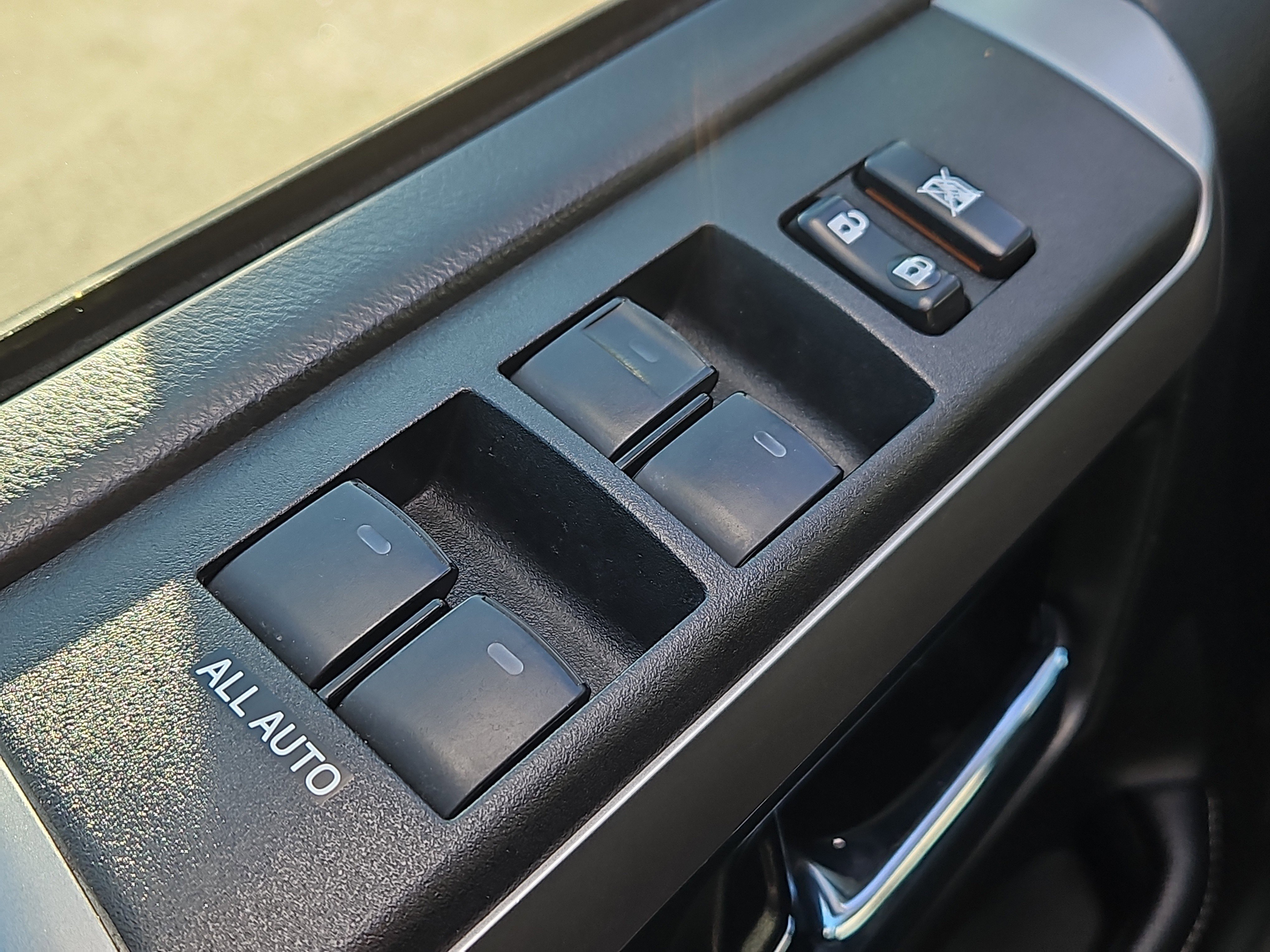 Used 2016 Toyota 4Runner SR5 image 15