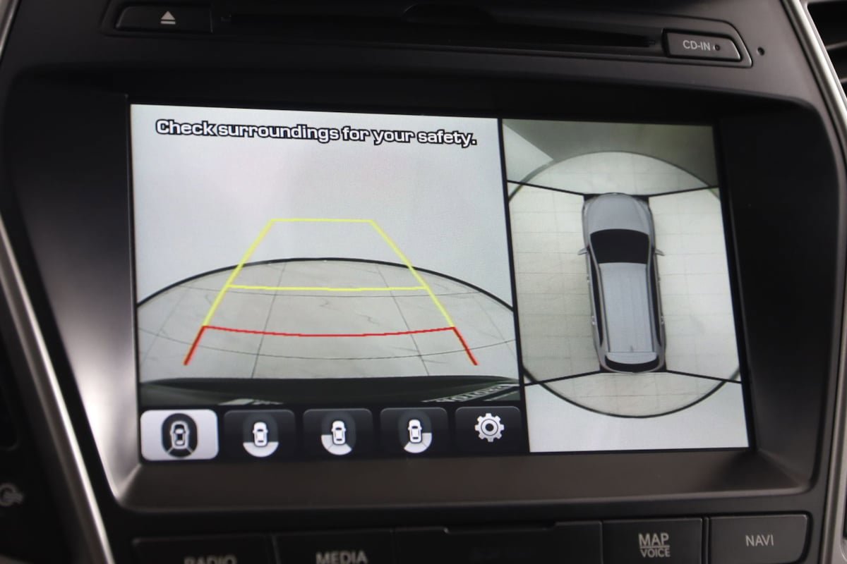 Used 2017 Hyundai Santa Fe FWD w/ SE Ultimate Tech Package 03 image 11