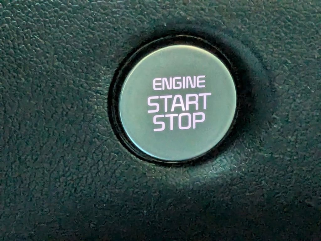 Used 2024 Kia Sorento S image 33