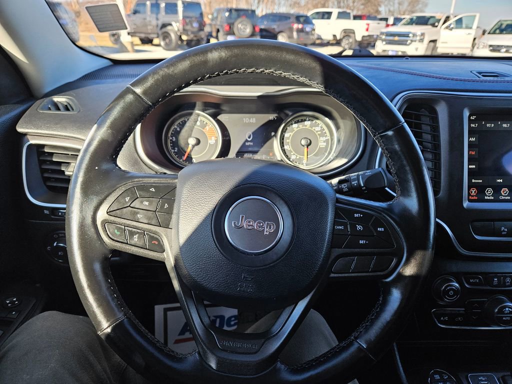 Used 2020 Jeep Cherokee Trailhawk w/ Cold Weather Group image 12