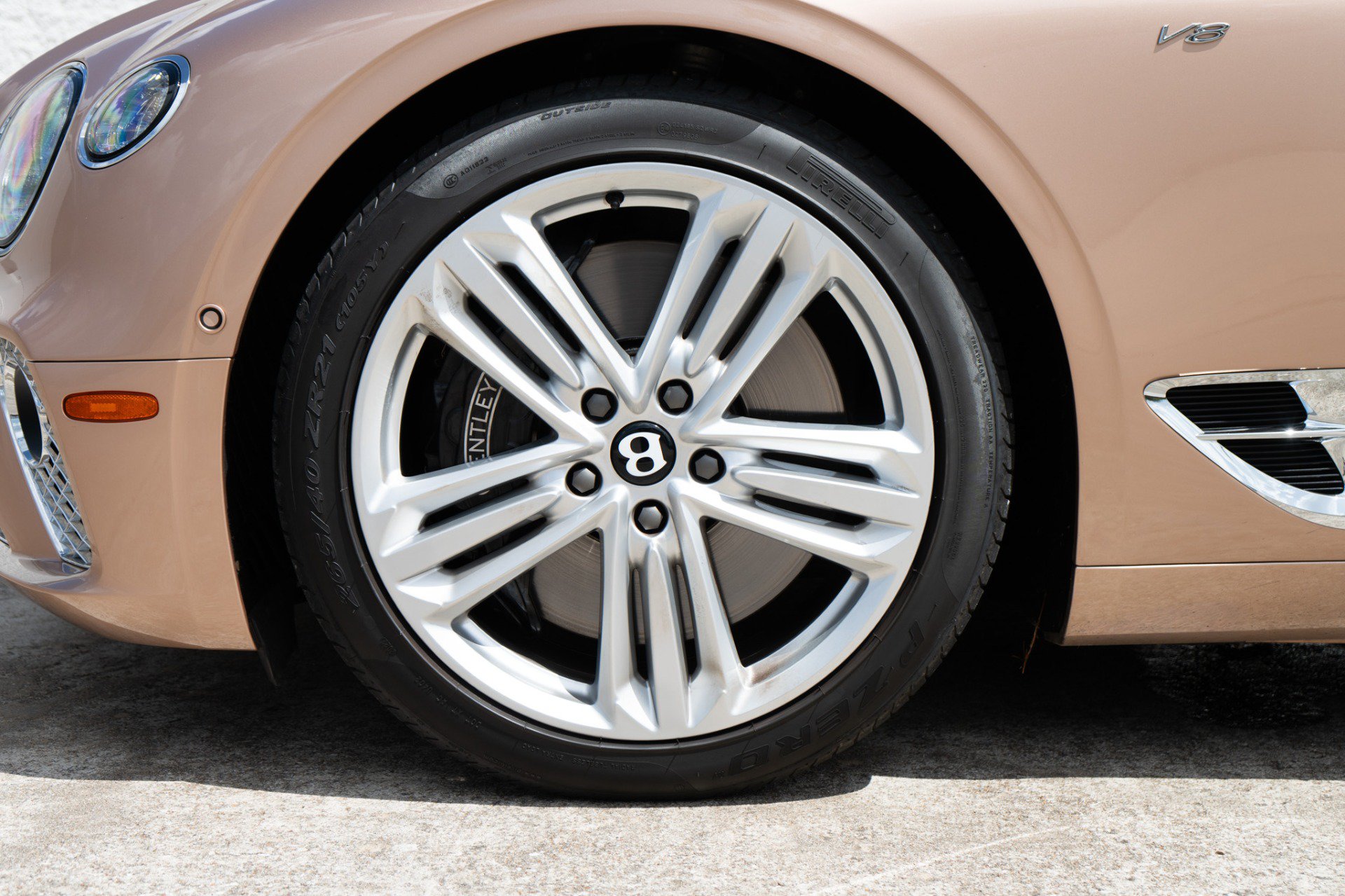 Used 2022 Bentley Continental GT AWD/4WD image 40