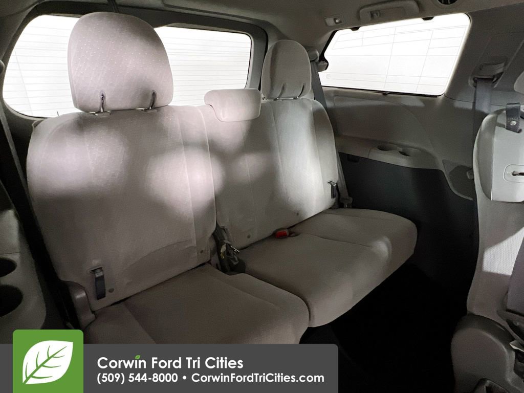 Used 2016 Toyota Sienna LE image 16