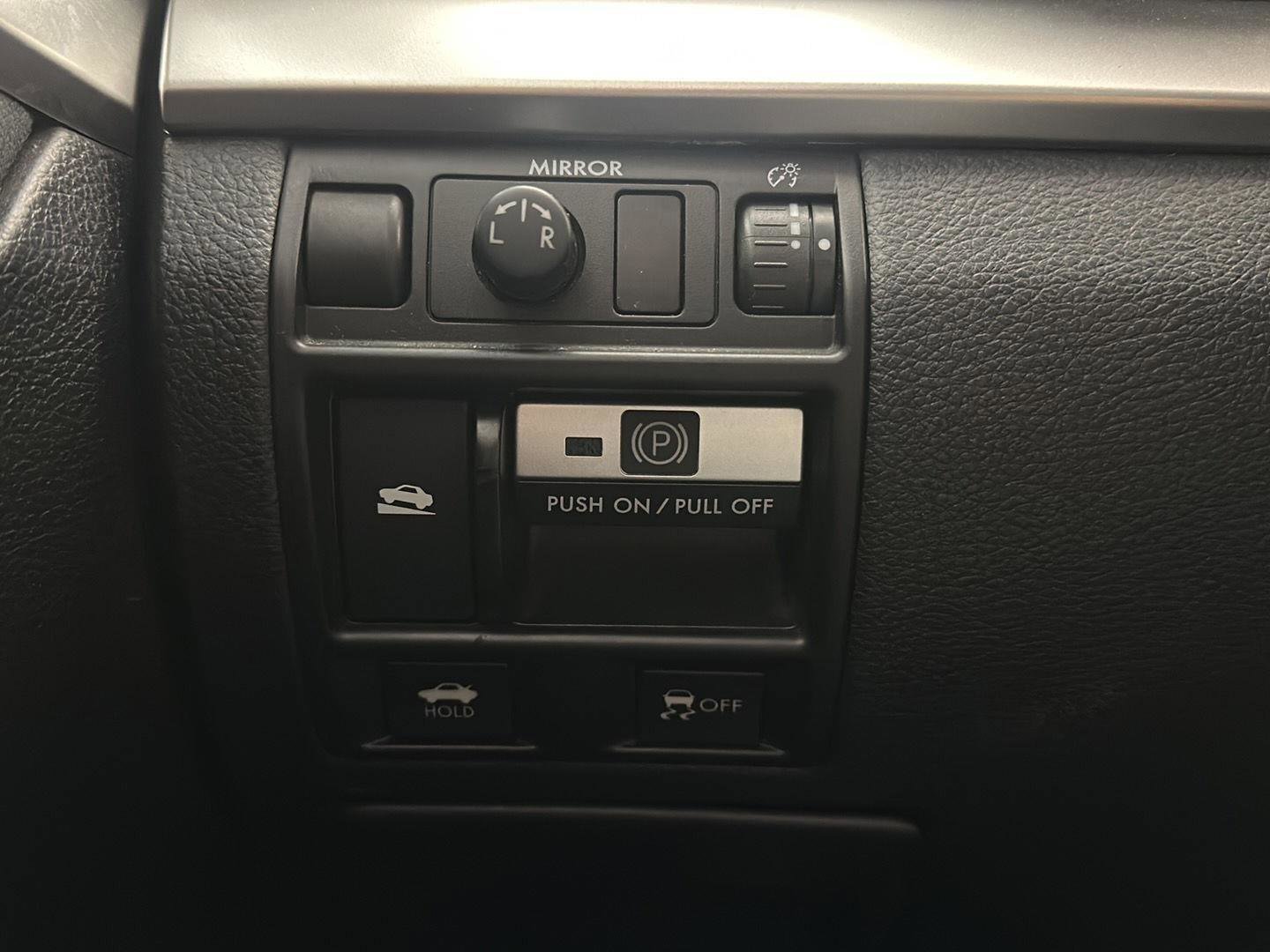 Used 2011 Subaru Legacy 2.5i Premium w/ All-Weather Pkg image 10