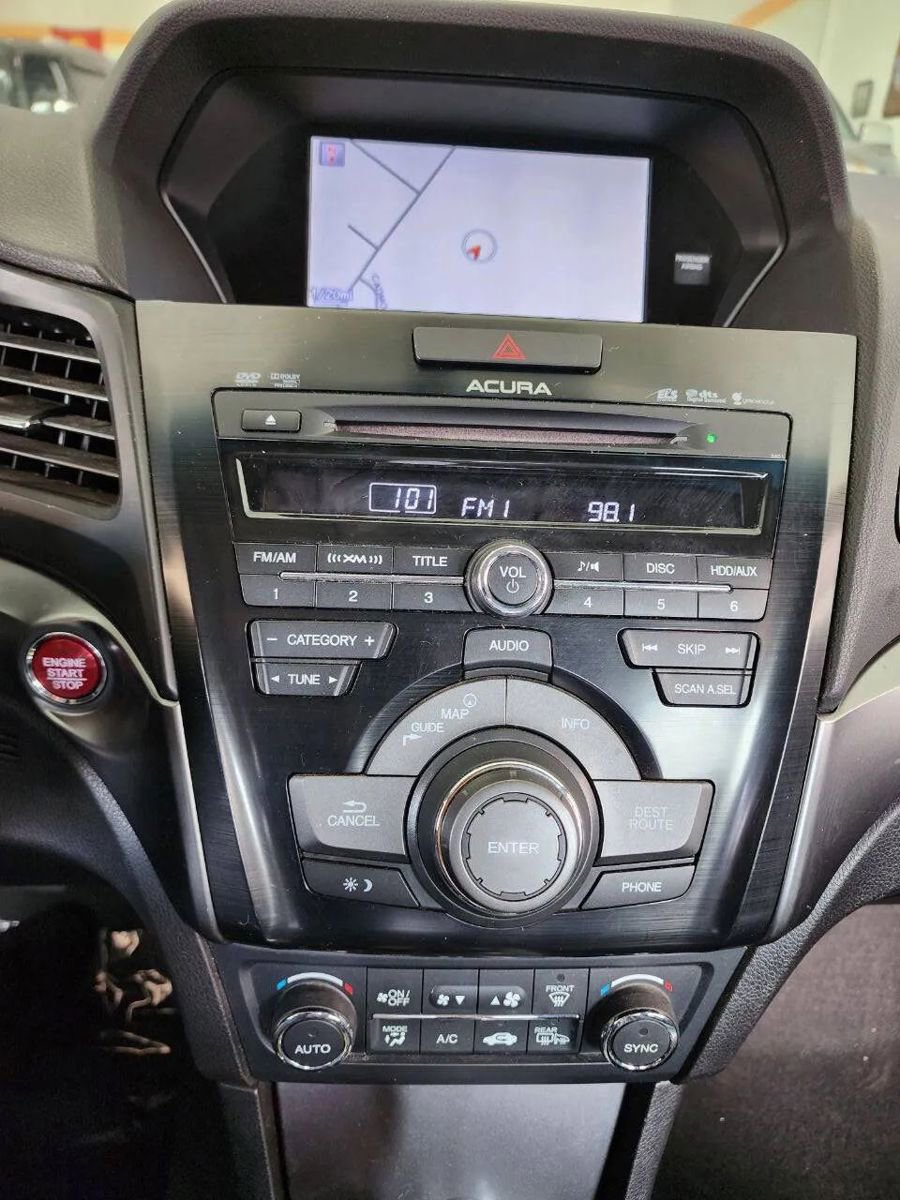 Used 2013 Acura ILX w/ Technology Package image 33