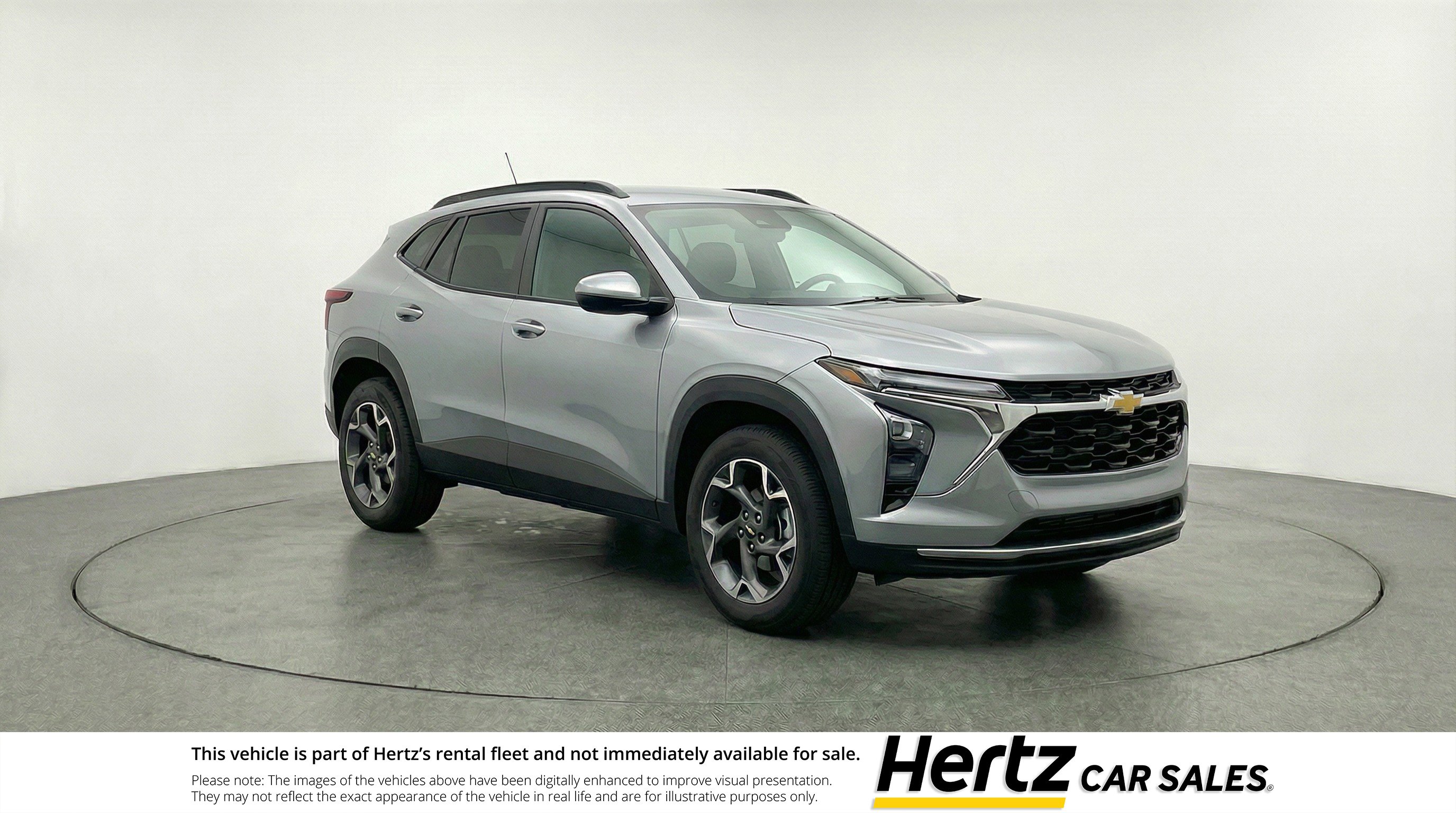 Used 2025 Chevrolet Trax LT FWD image 1