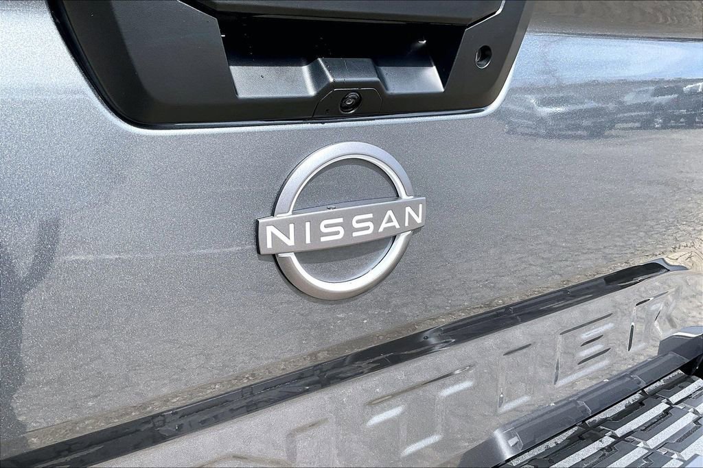 Used 2025 Nissan Frontier SV RWD image 8