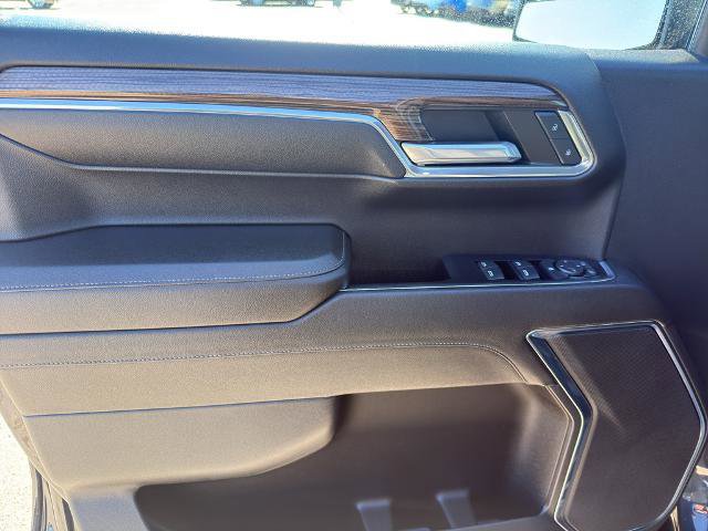 Used 2023 Chevrolet Silverado 1500 LT AWD/4WD image 14
