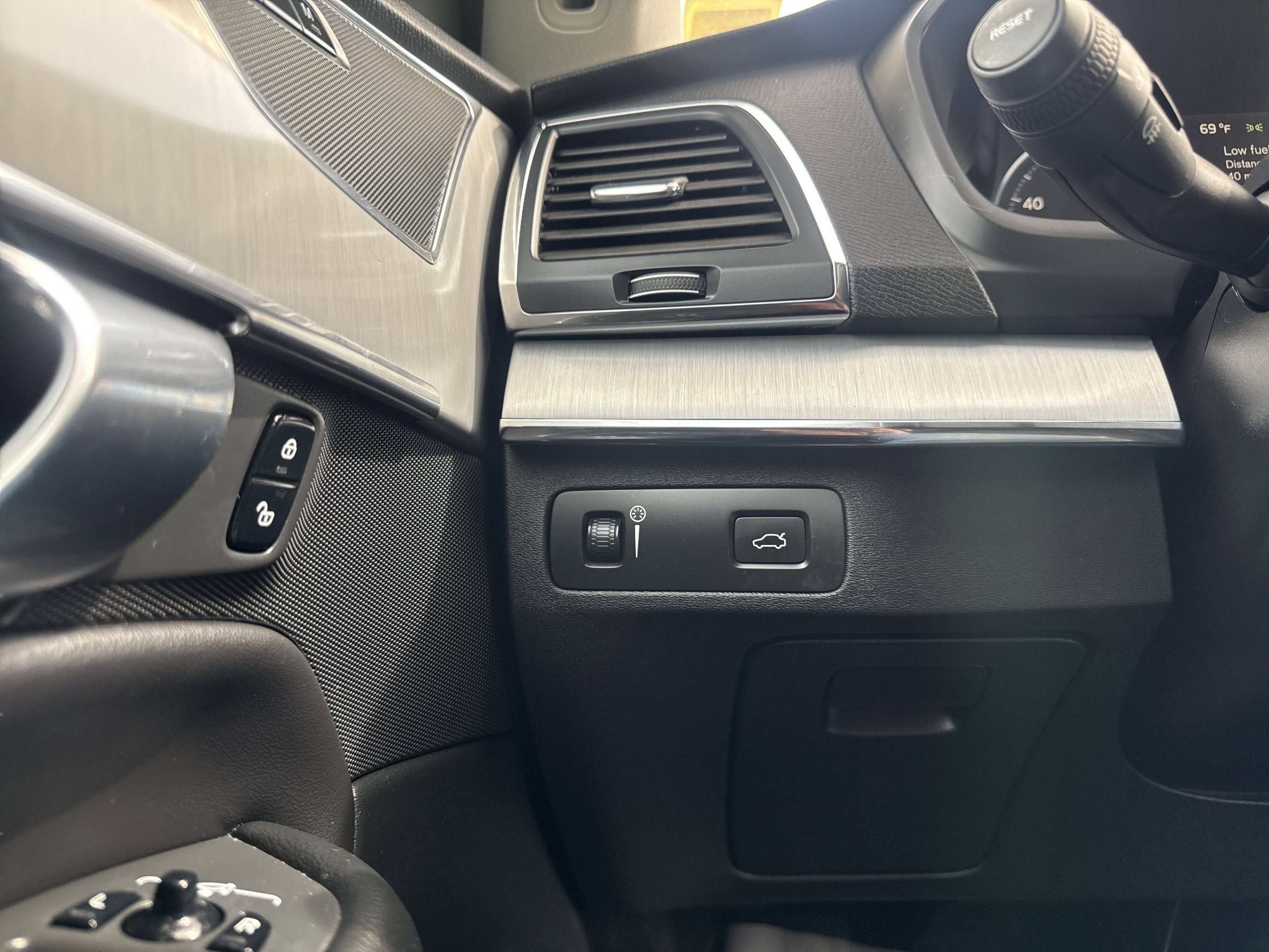 Used 2021 Volvo XC90 T5 Momentum w/ Protection Package image 26