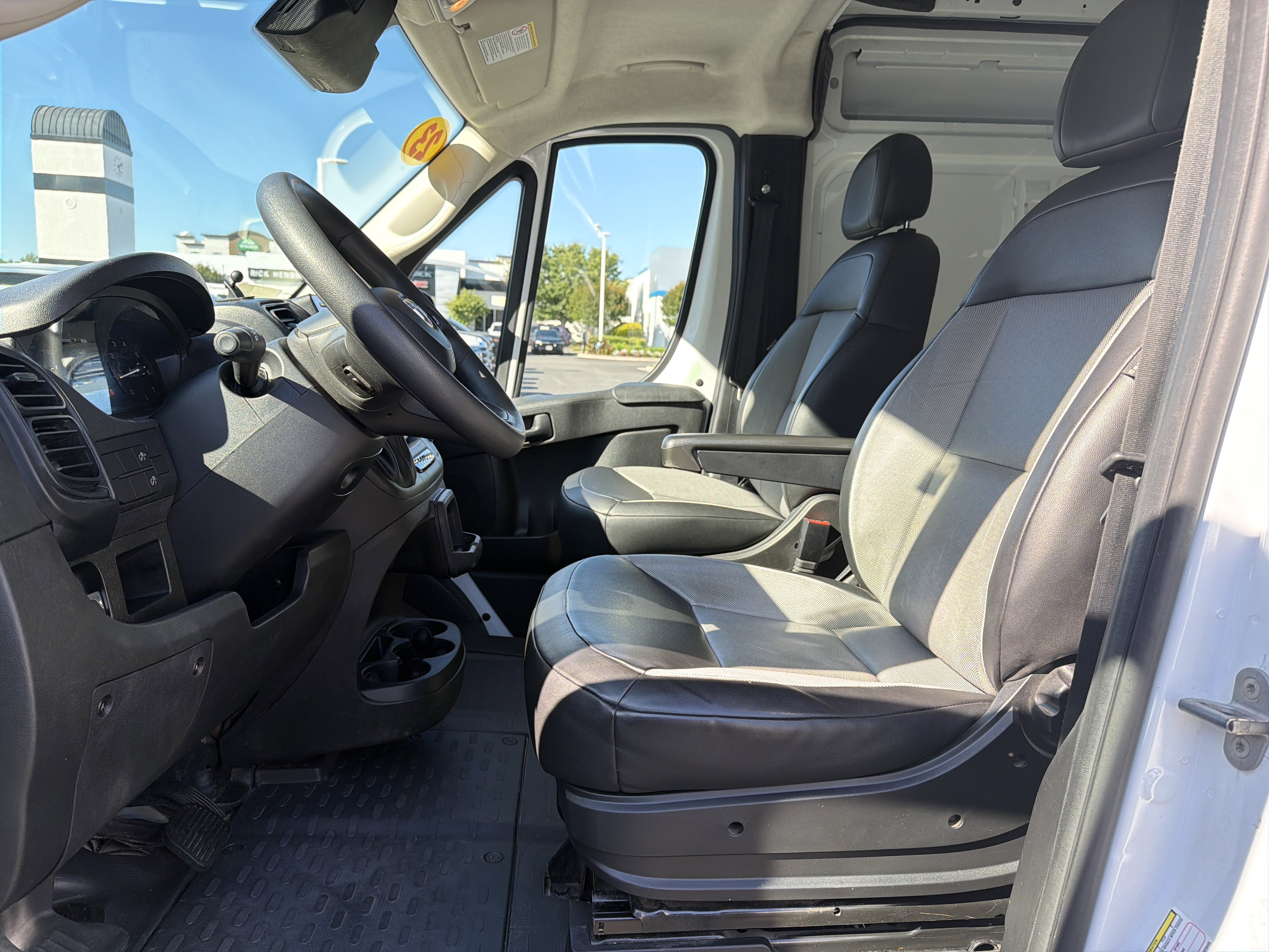 Used 2023 RAM ProMaster 2500 FWD image 16