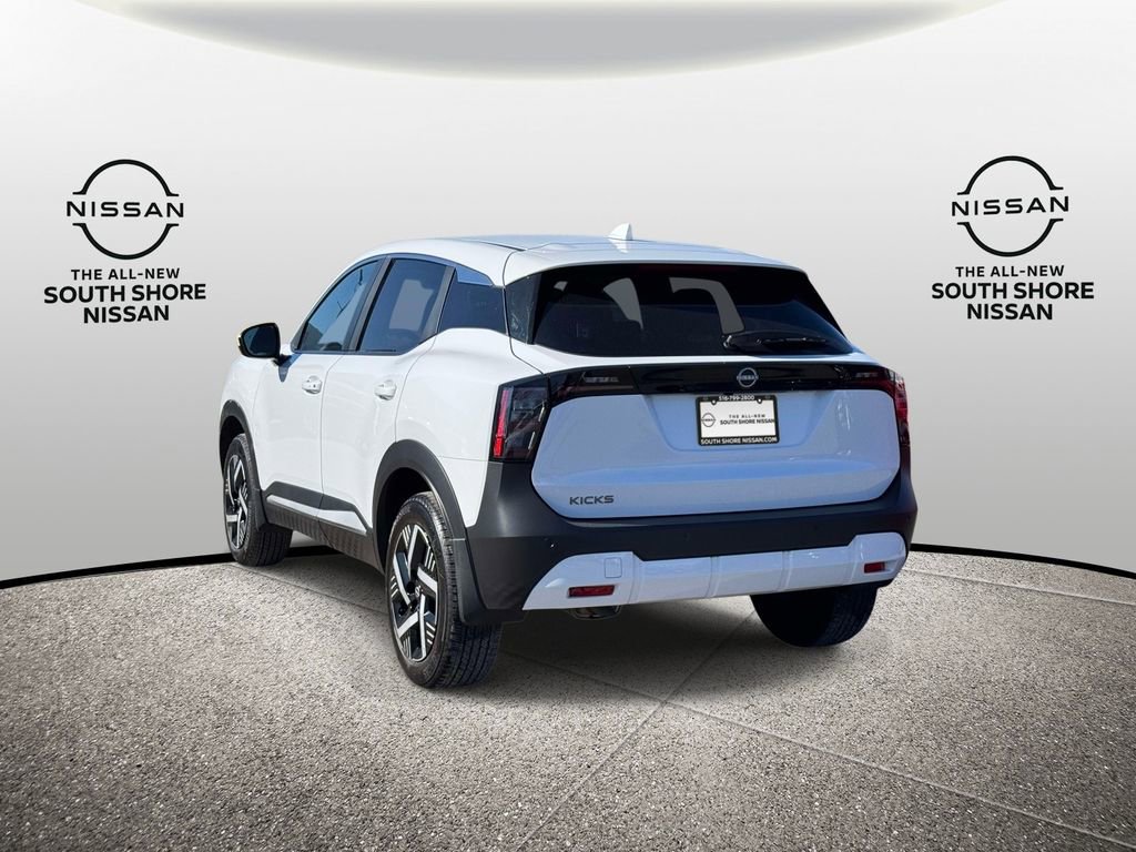 Used 2025 Nissan Kicks SV image 8