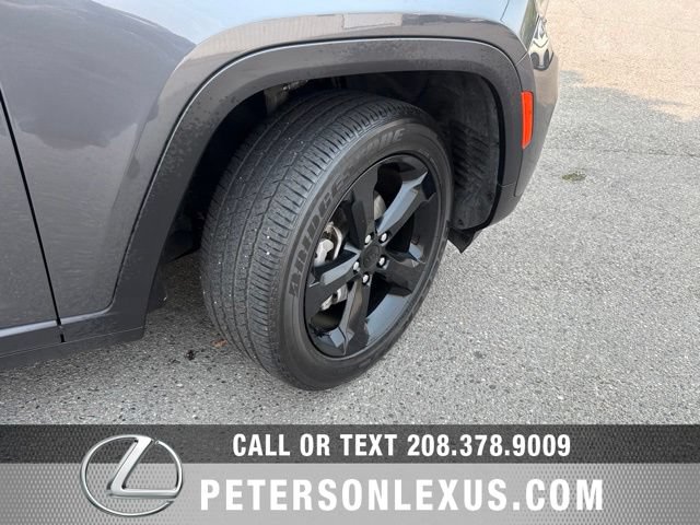Used 2024 Jeep Grand Cherokee Altitude AWD/4WD image 10