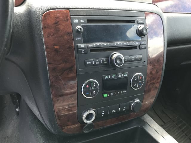 Used 2012 Chevrolet Suburban LT w/ Luxury Package AWD/4WD image 9