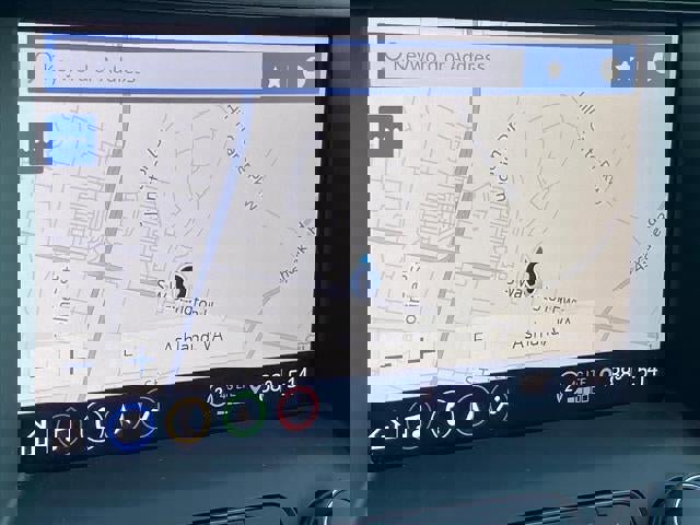 Certified 2022 GMC Acadia SLT w/ Technology Package image 18