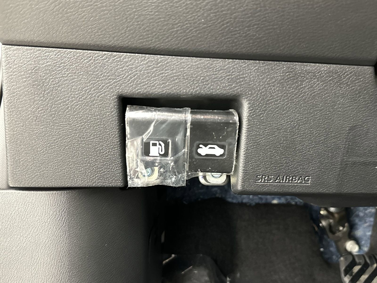New 2025 Nissan Versa SV FWD image 18