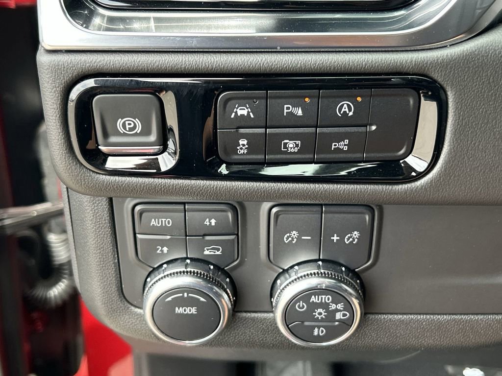 Used 2025 GMC Yukon Elevation image 18