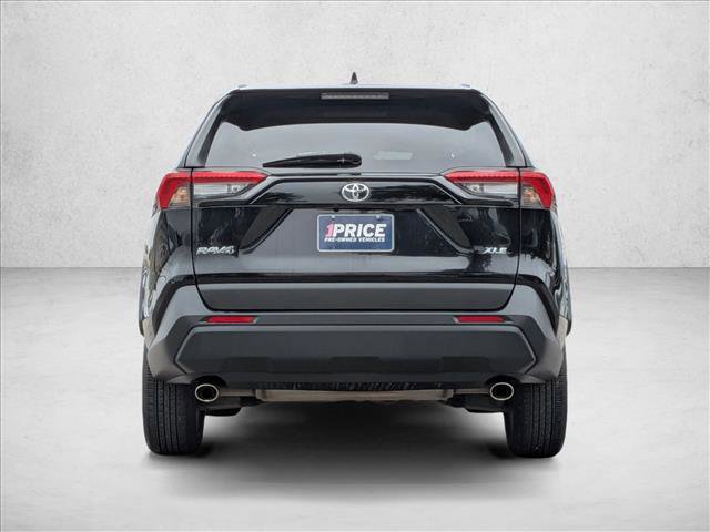 Used 2022 Toyota RAV4 XLE FWD image 6