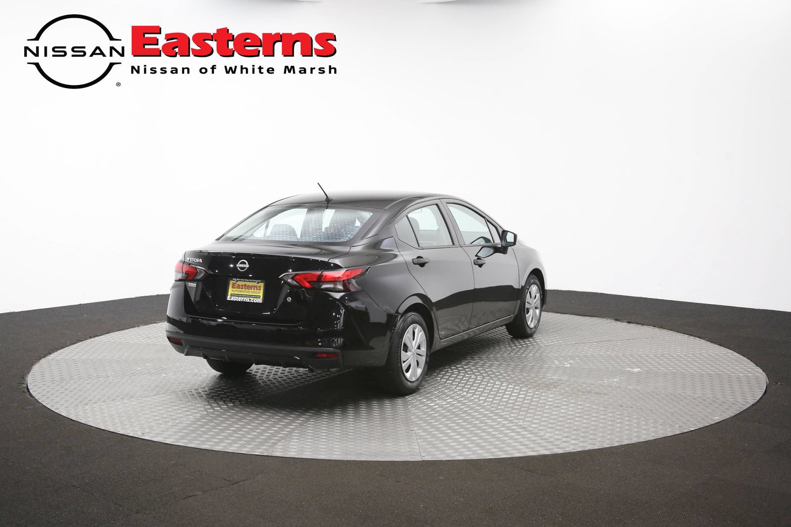 Used 2025 Nissan Versa S FWD image 38