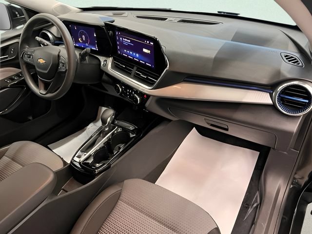 Certified 2025 Chevrolet Trax LT FWD image 11