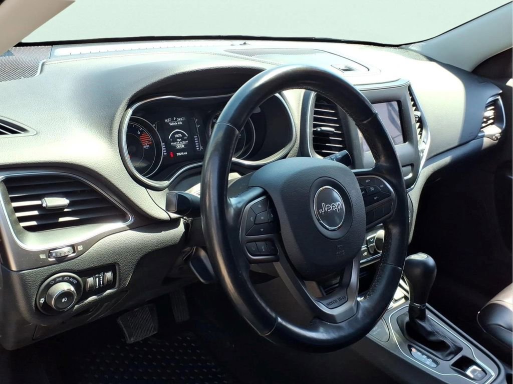 Used 2020 Jeep Cherokee Latitude Plus w/ Cold Weather Group image 21