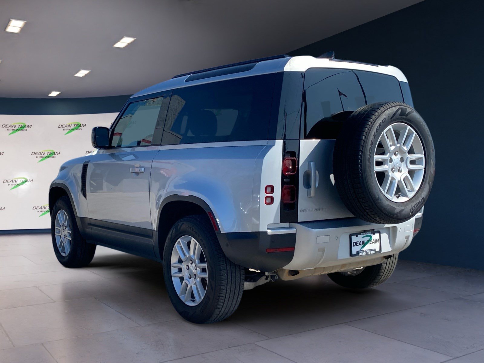 Used 2022 Land Rover Defender 90 S AWD/4WD image 5