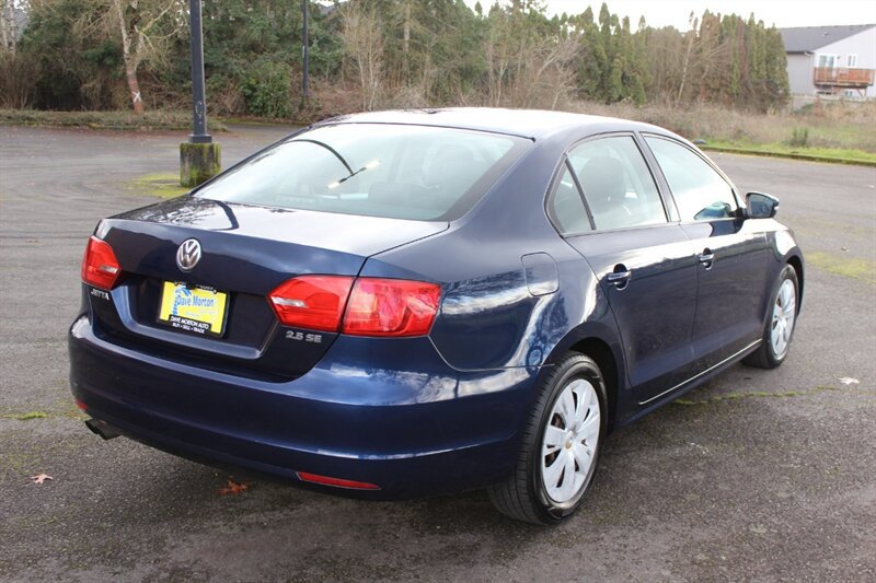 Used 2012 Volkswagen Jetta SE FWD image 4