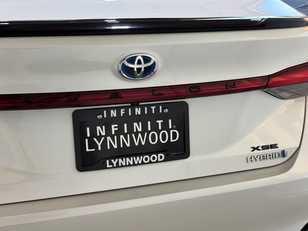 Used 2021 Toyota Avalon XSE image 26