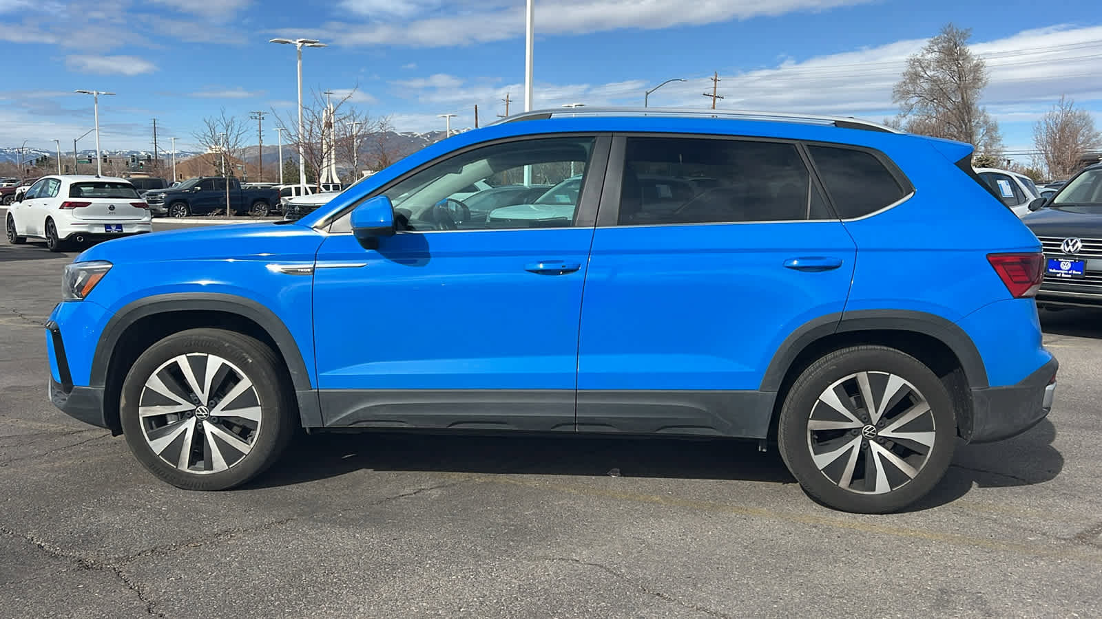 Certified 2022 Volkswagen Taos SE image 8