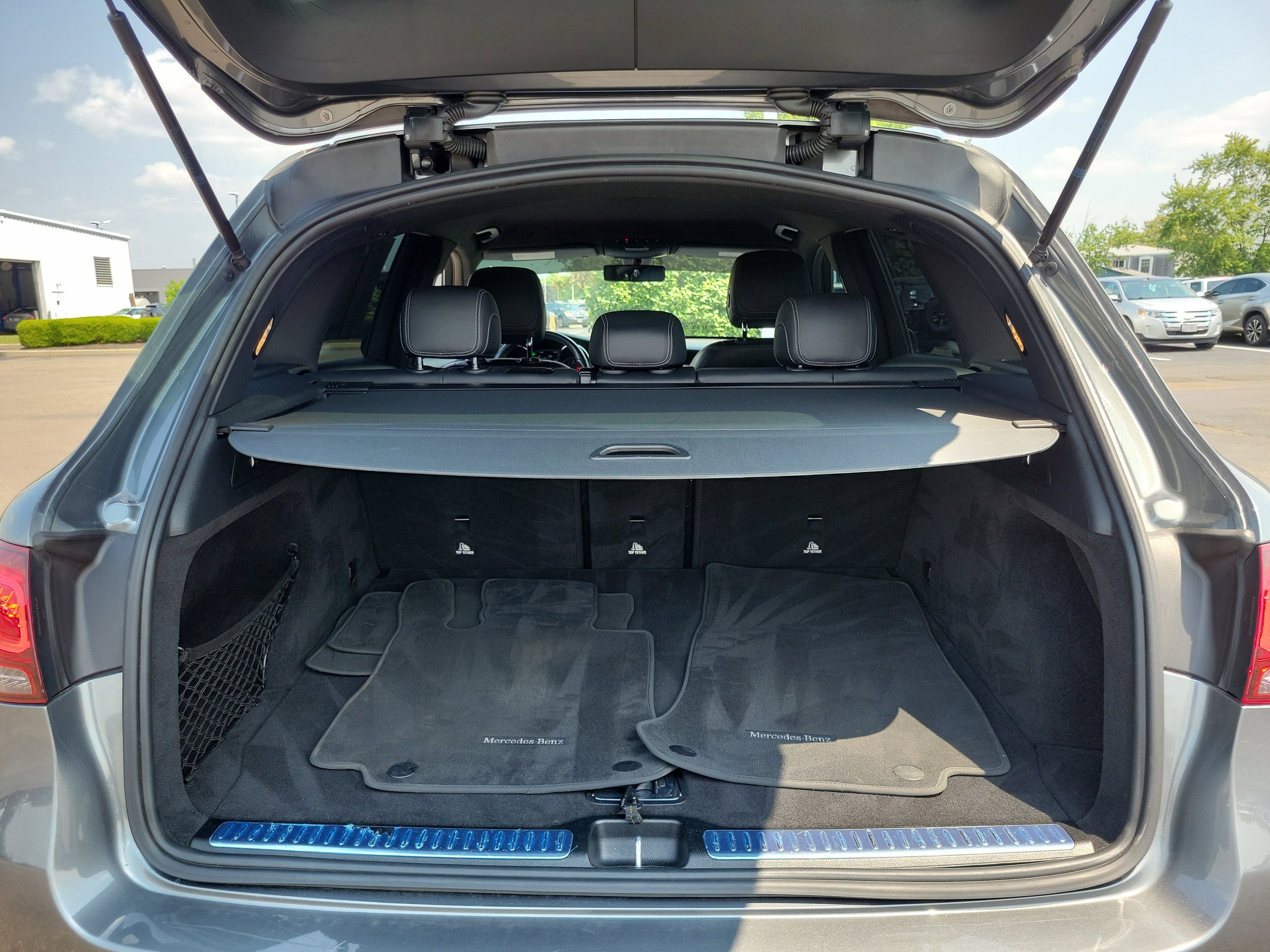 Used 2020 Mercedes-Benz GLC 300 w/ Premium Package image 8