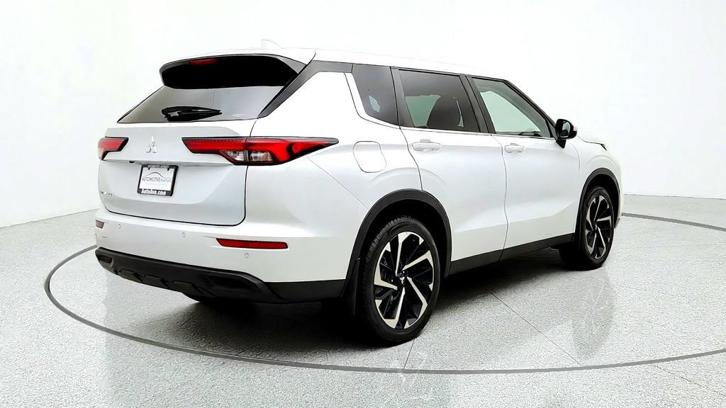 Used 2022 Mitsubishi Outlander ES AWD/4WD image 5