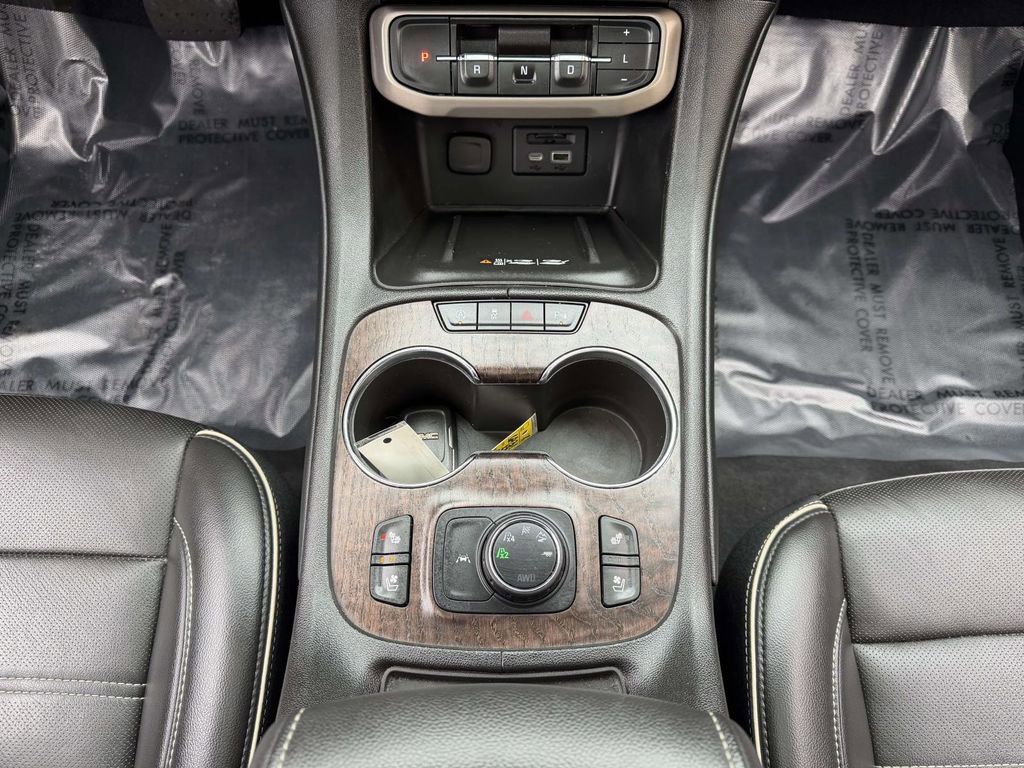 Used 2023 GMC Acadia Denali w/ Black Diamond Edition image 22