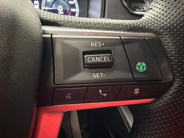 Used 2024 Mitsubishi Outlander 4WD Plug-In Hybrid image 43