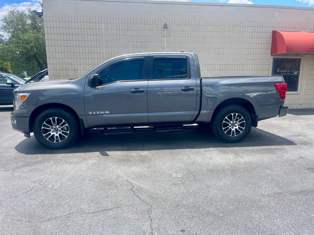 Used 2024 Nissan Titan SV w/ SV Convenience Package RWD image 2