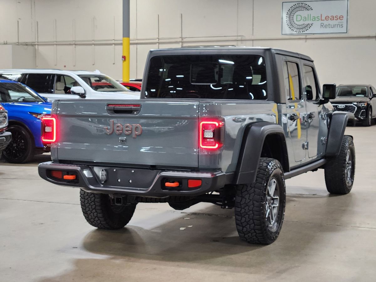 Used 2024 Jeep Gladiator Mojave w/ Technology Group AWD/4WD image 8