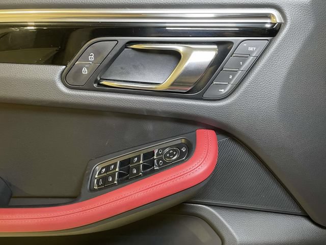 Certified 2026 Porsche Macan S AWD/4WD image 44