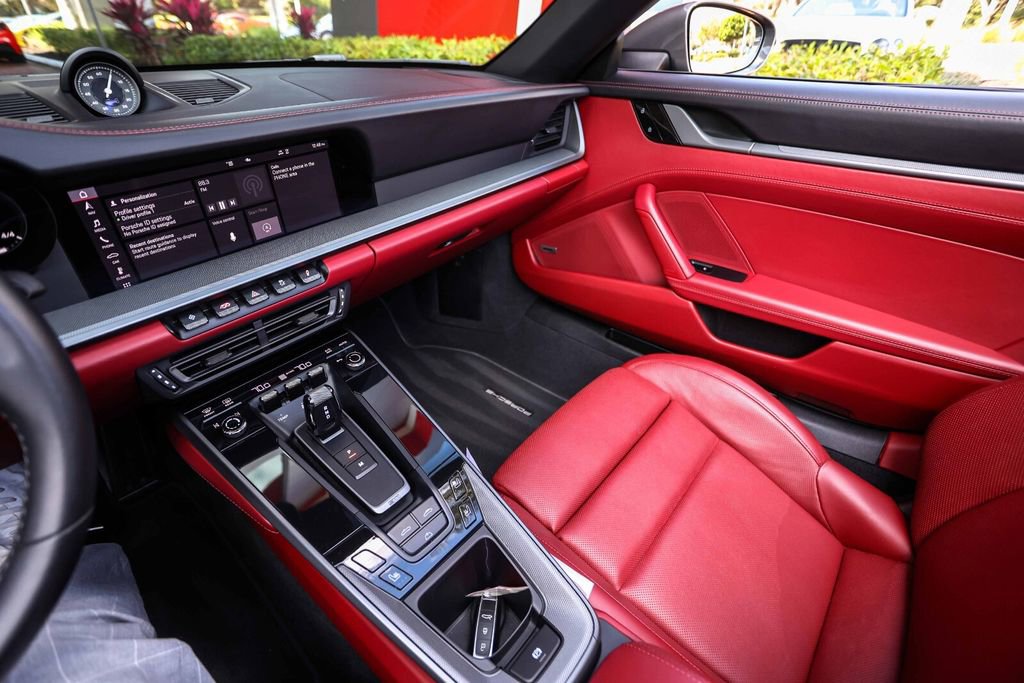 Used 2020 Porsche 911 Carrera 4S image 30
