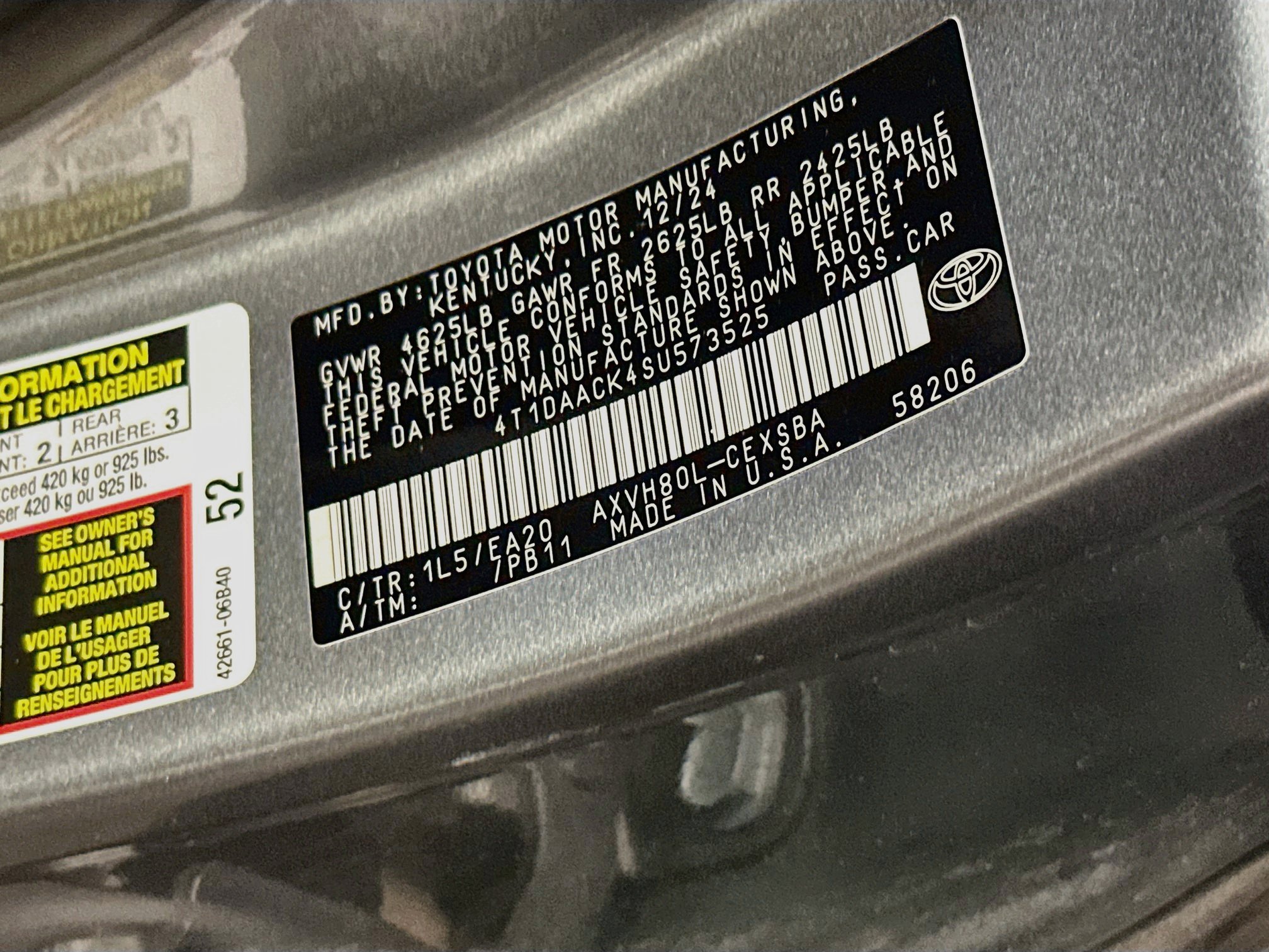 Used 2025 Toyota Camry SE FWD image 12
