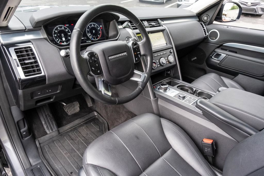 Used 2020 Land Rover Discovery Landmark AWD/4WD image 17