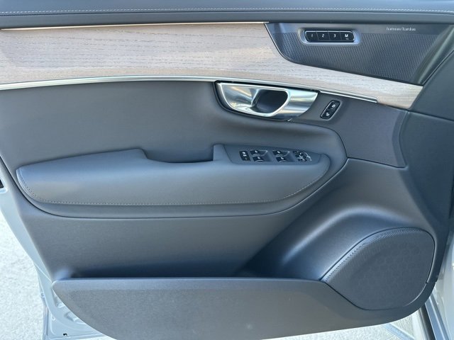 New 2026 Volvo XC90 B6 Plus w/ Protection Package Premier image 12