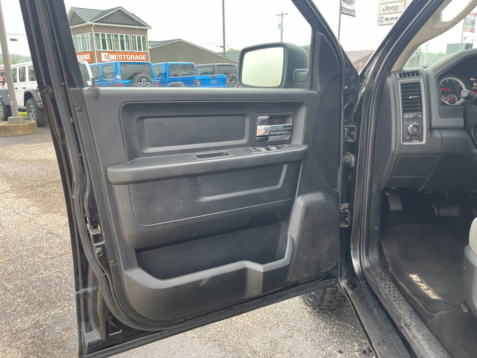 Used 2017 RAM 1500 Express w/ Black Ram 1500 Express Group AWD/4WD image 11