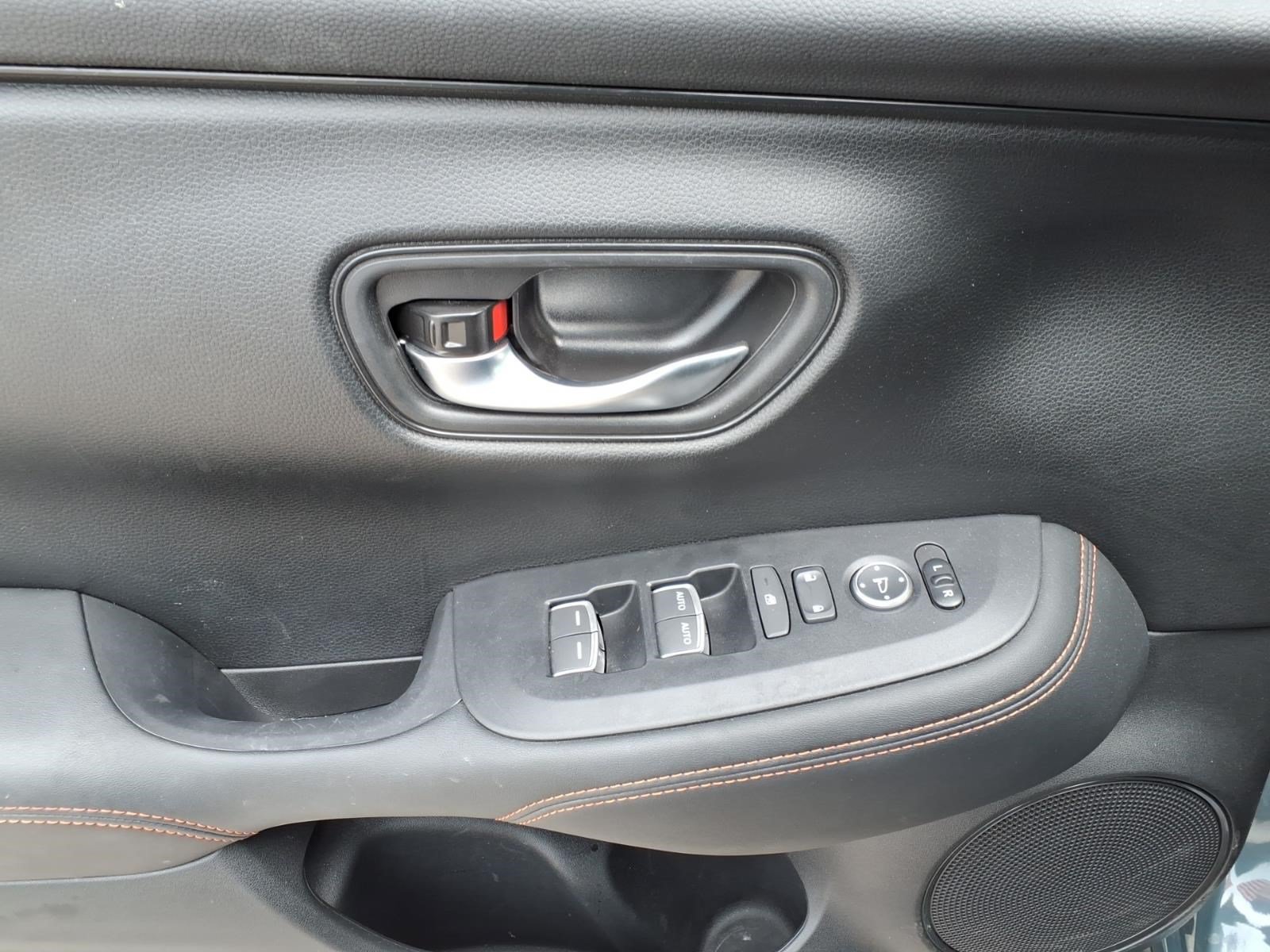 Used 2025 Honda HR-V Sport image 13