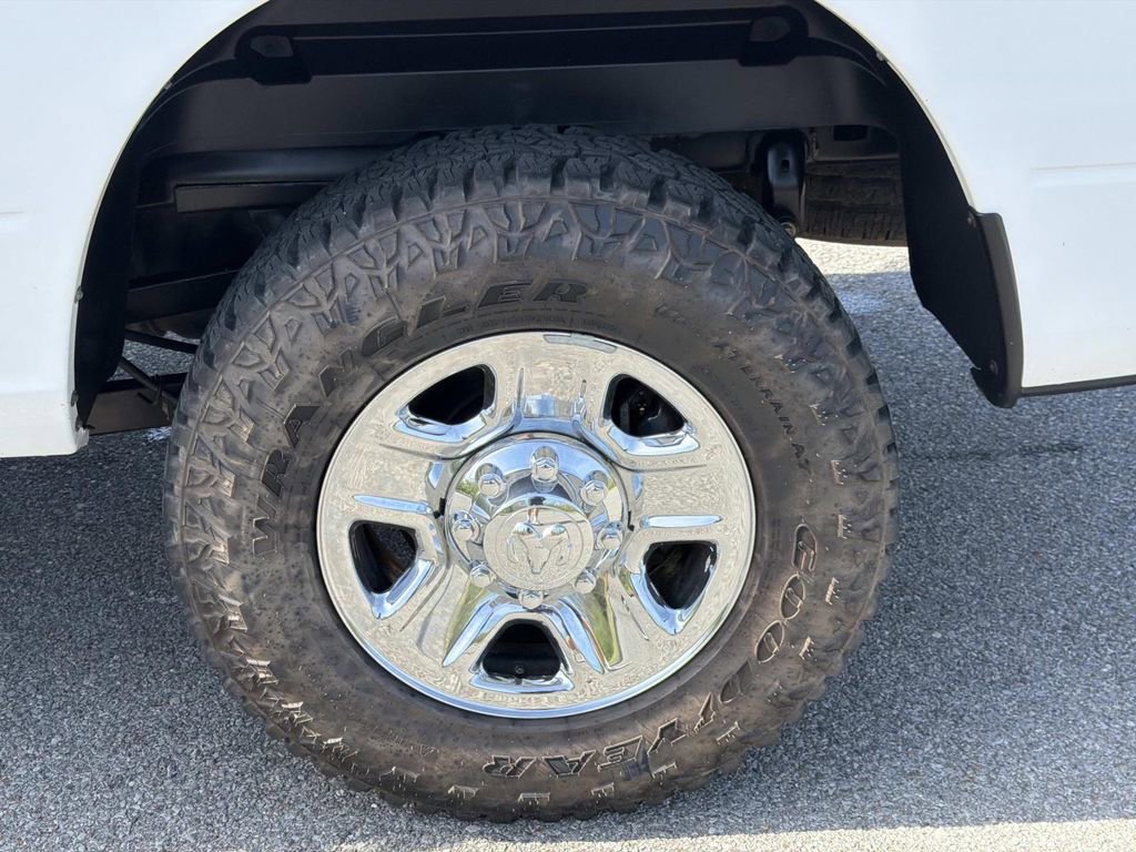 Used 2015 RAM 2500 Tradesman w/ Chrome Appearance Group image 12