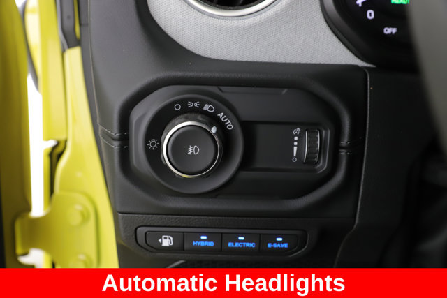 Used 2024 Jeep Wrangler Unlimited Sahara AWD/4WD image 18