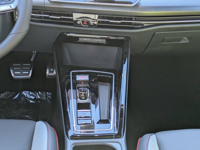 New 2026 Volkswagen GTI SE FWD image 19
