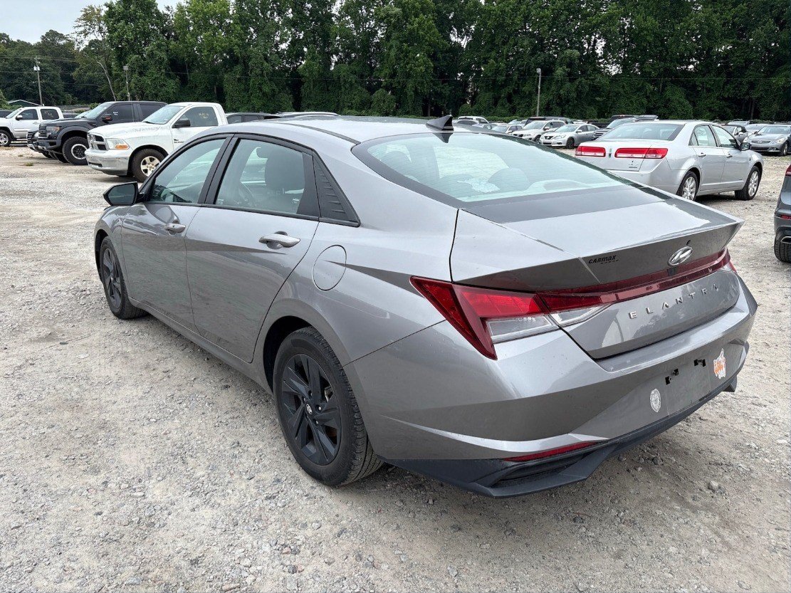 Used 2022 Hyundai Elantra SEL w/ Convenience Package FWD image 7